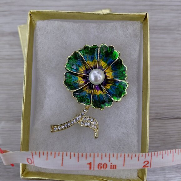Round  Rhinestone Flower Brooch - Picture 4 of 4